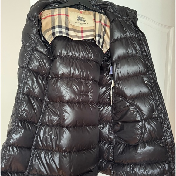 Burberry coat with detachable hood - Picture 2 of 7